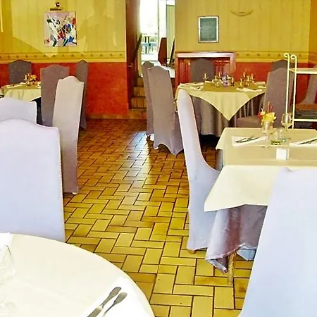 Hotel La Boule D'or 2*
