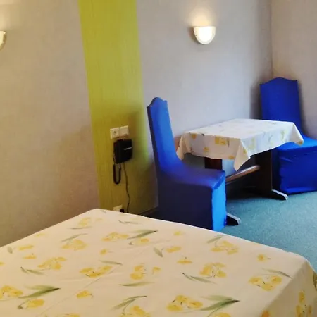 La Boule D'or Otel