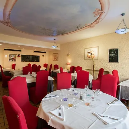 La Boule D'or Otel Bressuire